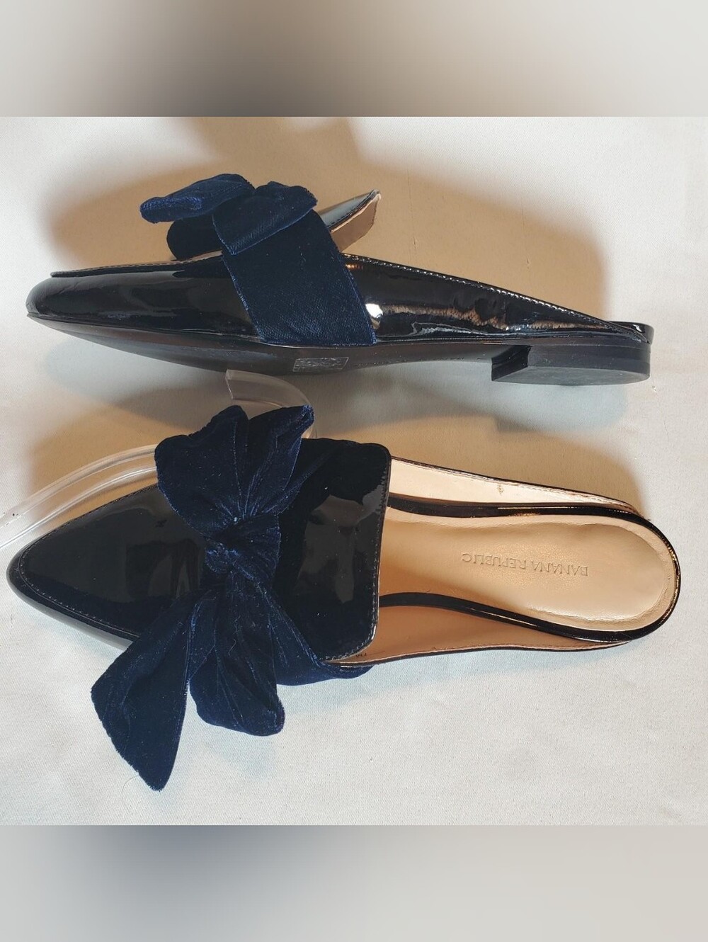 Banana Republic Slides Mules BLK Patent Leather Pointed Toe Navy Velvet Bow Sz 7